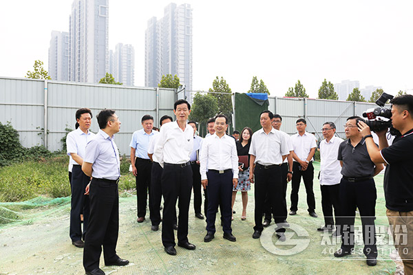 郑州市向导一行视察指导365速发国际工业园项目