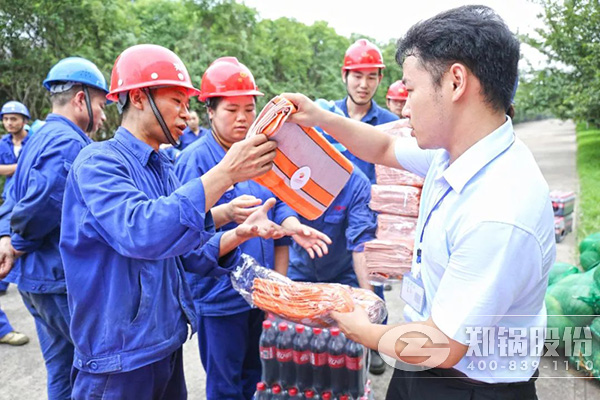 郑州高新区党工委、管委会到365速发国际开展送清凉慰问运动