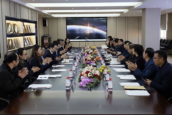 河北省工业和信息化厅厅长龚晓峰莅临365速发国际